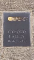 53 In Oxford lehrte Edmond Halley als Professor für Astronomie und Geometrie