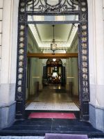 Man wagt ab und zu irgendwo ein Blick nach innen - Belgrad