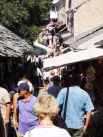 Aus ein Fluss - Menschenfluss 