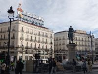 Puerta del Sol und die bereits historische Tio Pepe Reklame - Madrid, Spanien