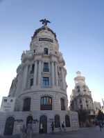 Metropolis und Edificio Grassy an der Gran Via - Madrid, Spanien 