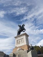 Die Statue von Felipe IV - andder Plaza de Oriente - Madrid, Spanien
