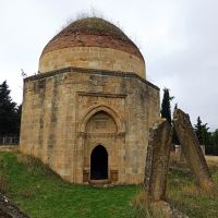 Aserbaidschan: Schamachy: Yeddi Gumbaz Mausoleum