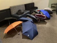 Nancy mit Regenschirm