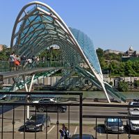 Tbilissi (Tiflis): Friedensbrücke