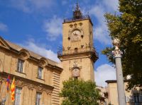 Rathausturm mit Uhr in Aix-en-Provence