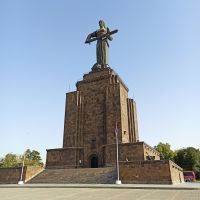 Jerewan: Mutter Armenien