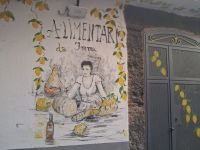 Gasse in Vietri sul Mare Amalfiküste Geschäft Lebensmittel