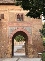 Granada Weintor.jpeg