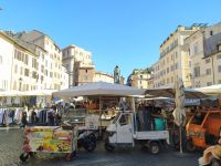 Campo de Fiori mit Denkmal von Giordano Bruno