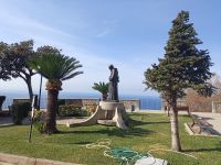 Nicotera - vor de Kathedrale - mit Blick aus Meer - Kalabrien