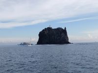 Der kleine Strombolicchio mit dem Leuchtturm - Liparische Inseln - Sizilien 