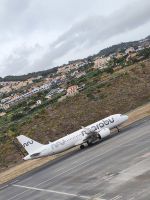 Tag 8 Blick auf den Flieger nach Leipzig am Flughafen Funchal 