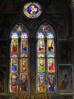 Bologna, die Fenster der Basilica di San Petronio sind bis zu 600 Jahre alt und leuchten wie am ersten Tag. 