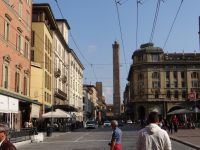 Bologna, die Geschlechtertürme Asinelli und Garisenda.