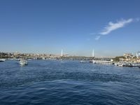 Blick auf Metro-Brücke