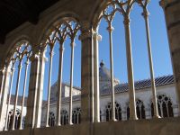 Pisa, der Campo Santo wirkt in seiner Geschlossenheit und Eleganz wie ein Kreuzgang.