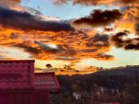 Spektakulärer Himmel in Predeal am Morgen