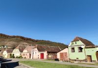 Typische Häuser im Siebenbürgendorf Bierthälm