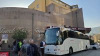 unser Bus und Hotel in Regua