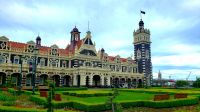 Große Rundreise Neuseeland: Dunedin, Alter Bahnhof. 