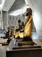 Im Neuen Ägyptischen Museum in Kairo unterwegs