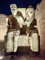 Ramses II. mit Gemahlin Nefertari