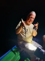 Oscar beim Nachtausflug am Amazonas mit Kaiman