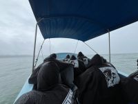 Bootsfahrt mit Regen