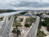 Die Straße führt zum Hafentunnel