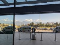 211) Blick auf das Annapurna-Massiv - Gebirgskette vom Flughafen Pokhara, Nepal