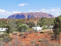 Ayers Rock Ressort mit Blick auf den Uluru