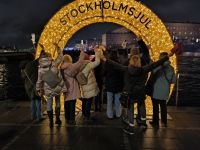 Fröhliche Singlegruppe