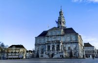 Marktplatz von Maastricht mit dem Rathaus