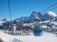 Fahrt von der Seiser Alm mit der Umlaufbahn nach Seis...