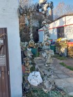 Silvester_2025_Binz: Vitt - Hühnergott-Installation