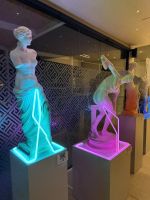 Statuen in unserem Hotel