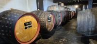 110 Weinfässer auf dem Dachboden