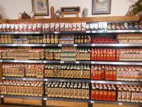 Weihn_Salzbg.: Enzianbrennerei Grassl - Verkaufsraum