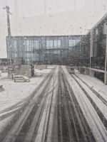 Schneegestöber in Berlin am Flughafen 