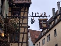 Zunftzeichen des Hotels 