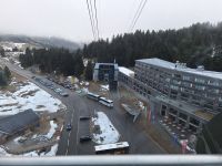 Blick zum Hotel aus der Bahn heraus