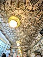 Pfunds Molkerei, aufwendige Deckengestaltung.