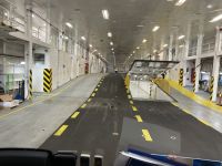  ...in ihren großen Bauch lässt,...