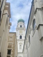 Silvesterreise Passau: Enge Gasse an der alten Bischofsresidenz