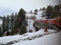 Fahrt mit der Arosa-Bahn von Arosa nach Chur...