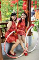 Posende Einheimische nutzen gern die Blumenkulisse im Botanischen Garten