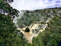 Wasserfall im Regenwald bei Cairns