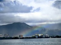 Cairns verabschiedet uns mit einem Regenbogen