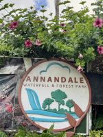 Besuch des Annandale-Wasserfalls